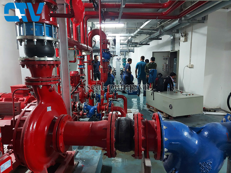 Cường Thịnh Vương lắp đặt tủ điện điều khiển hệ thống máy bơm PCCC